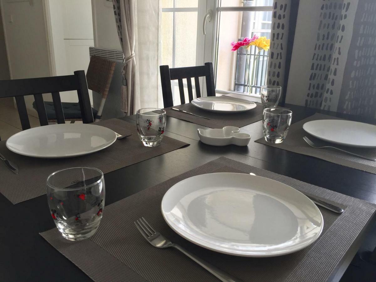 סאריס Julie'S Apartment Disneyland מראה חיצוני תמונה