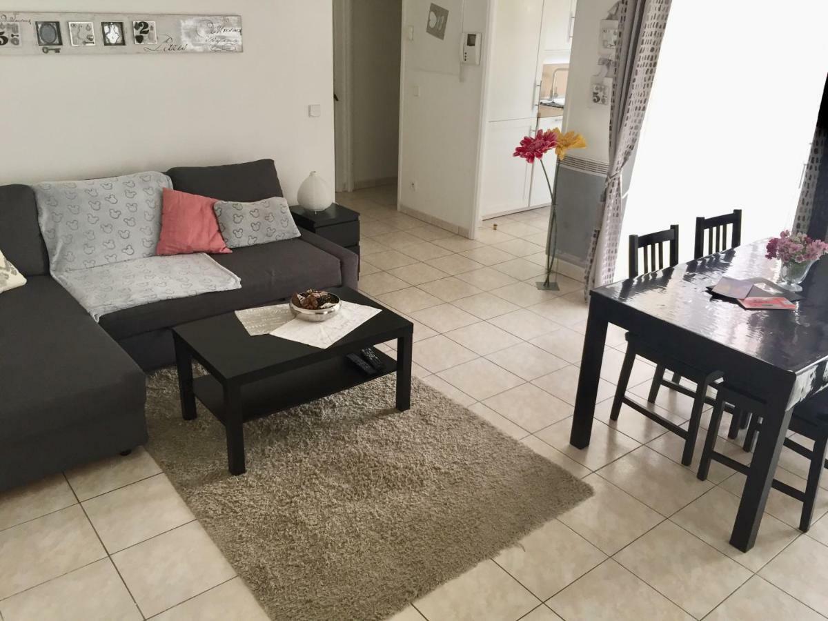 סאריס Julie'S Apartment Disneyland מראה חיצוני תמונה